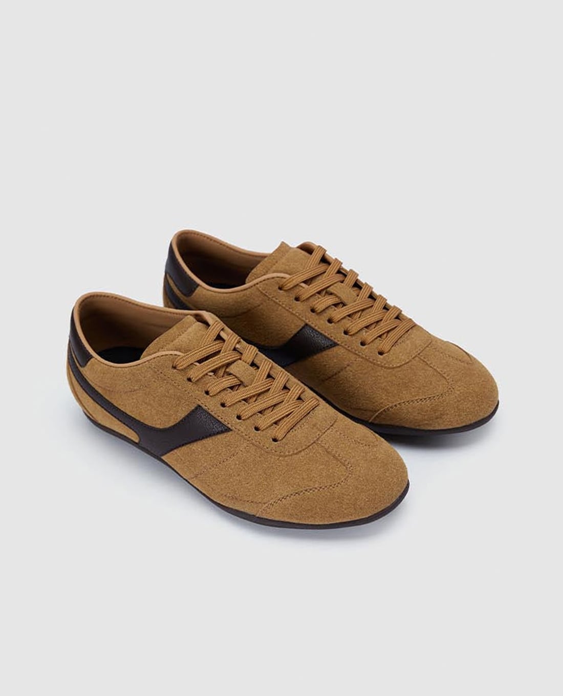 URBAN REVIVO - Giày sneakers nữ cổ thấp mũi tròn