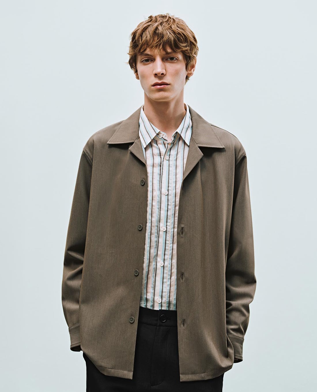 URBAN REVIVO - Áo sơ mi nam cổ bẻ tay dài hiện đại