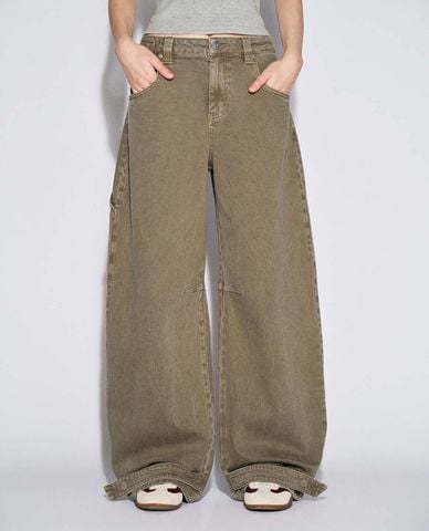  URBAN REVIVO - Quần jeans nữ ống rộng gập gấu 