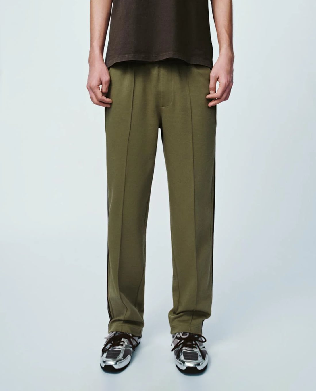 URBAN REVIVO - Quần nam ống đứng lưng thun phối dây rút