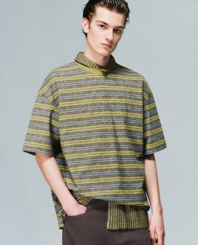  URBAN REVIVO - Áo thun nam cổ tròn tay ngắn kẻ sọc 