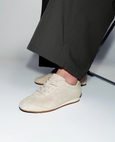  URBAN REVIVO - Giày sneakers nữ cổ thấp thanh lịch 