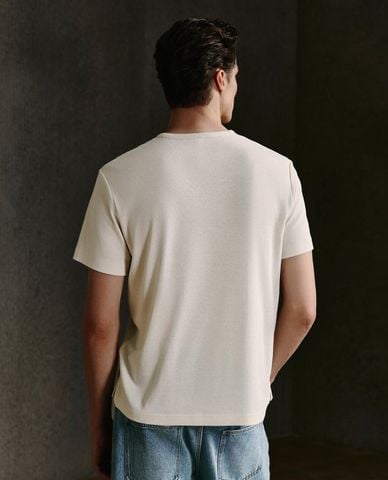  URBAN REVIVO - Áo thun nam cổ tròn tay ngắn tối giản 