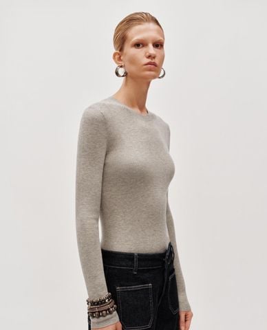  URBAN REVIVO - Áo dệt kim nữ cổ tròn tay dài phom ôm 