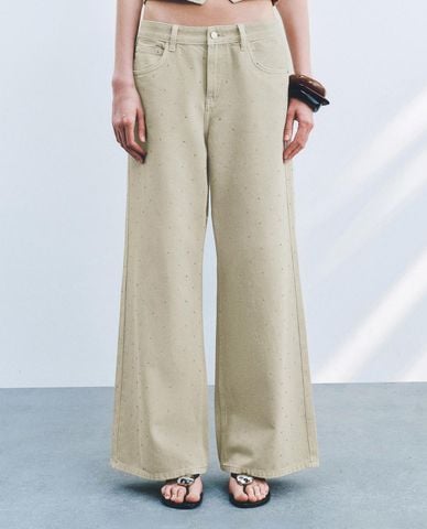  URBAN REVIVO - Quần jeans nữ ống rộng đính đá lấp lánh 