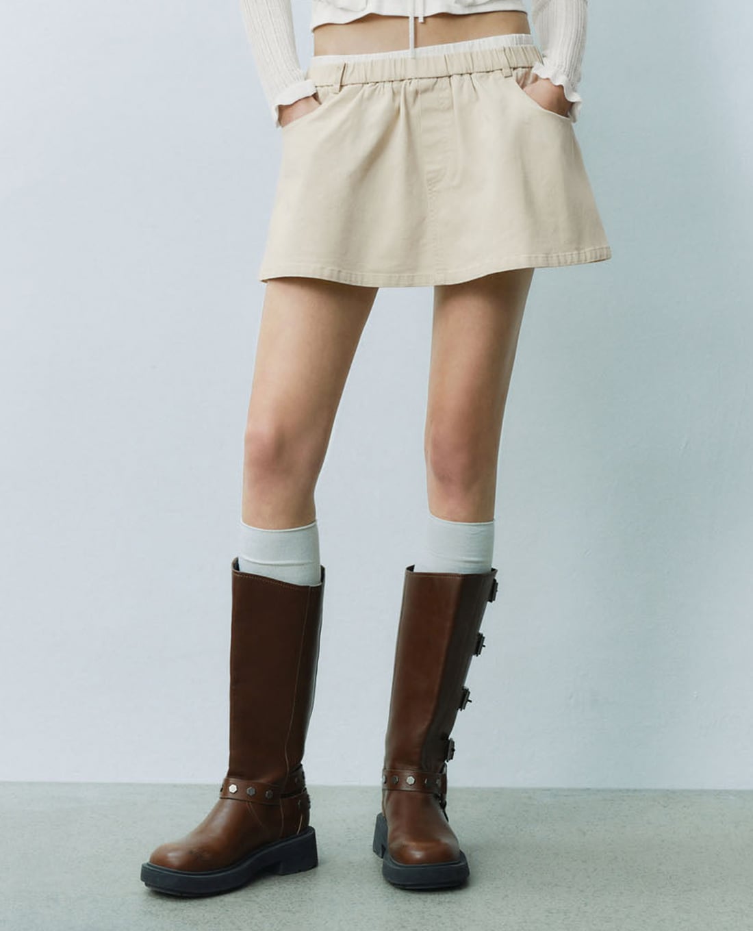 URBAN REVIVO - Chân váy chữ A mini lưng thun