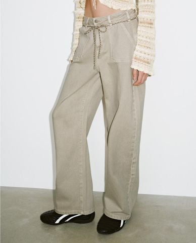  URBAN REVIVO - Quần jeans nữ ống rộng phối dây rút 