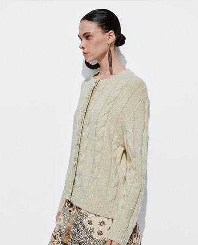  URBAN REVIVO - Áo khoác cardigan nữ cổ tròn dệt thừng 