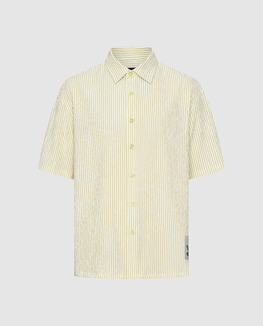 URBAN REVIVO - Áo sơ mi nam cổ bẻ tay ngắn kẻ sọc