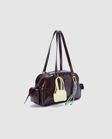  URBAN REVIVO - Túi đeo vai nữ phom chữ nhật phối charm 