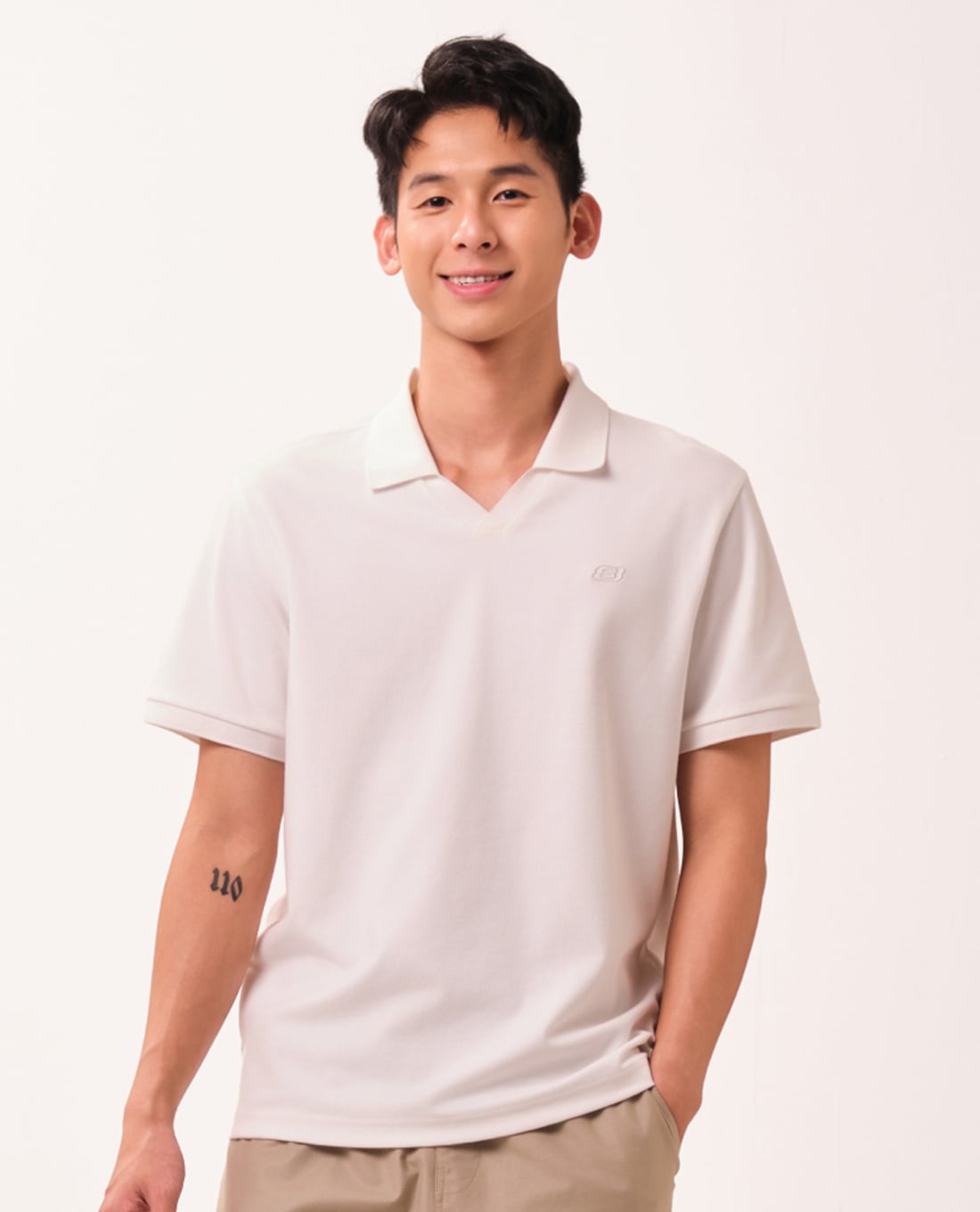 SKECHERS - Áo polo nam cổ V tay ngắn Iconic