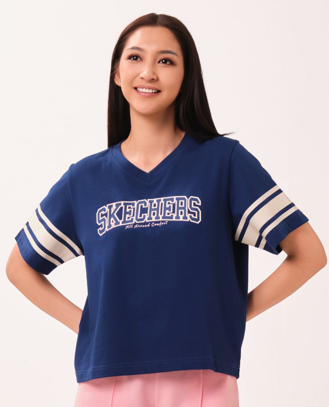 SKECHERS - Áo thun nữ cổ V tay ngắn Iconic