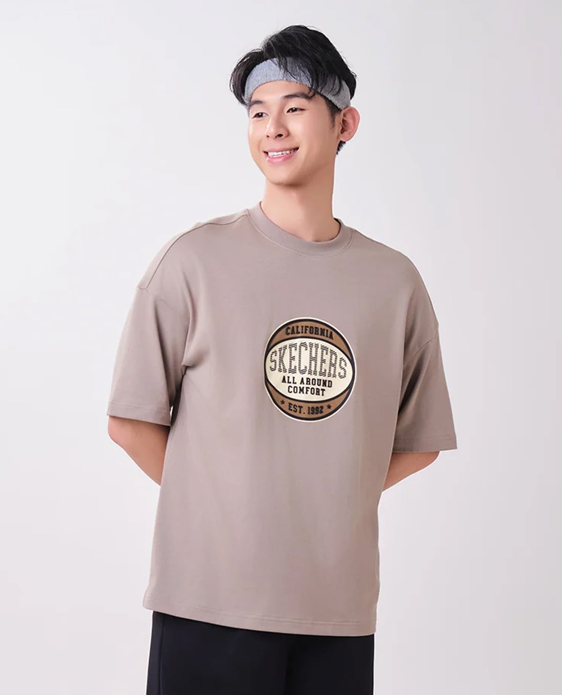 SKECHERS - Áo thun thể thao nam tay ngắn Hoop Hype Iconic