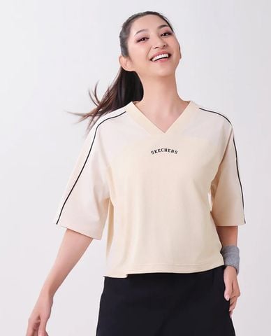  SKECHERS - Áo thun thể thao nữ cổ V Hoop Hype Iconic 