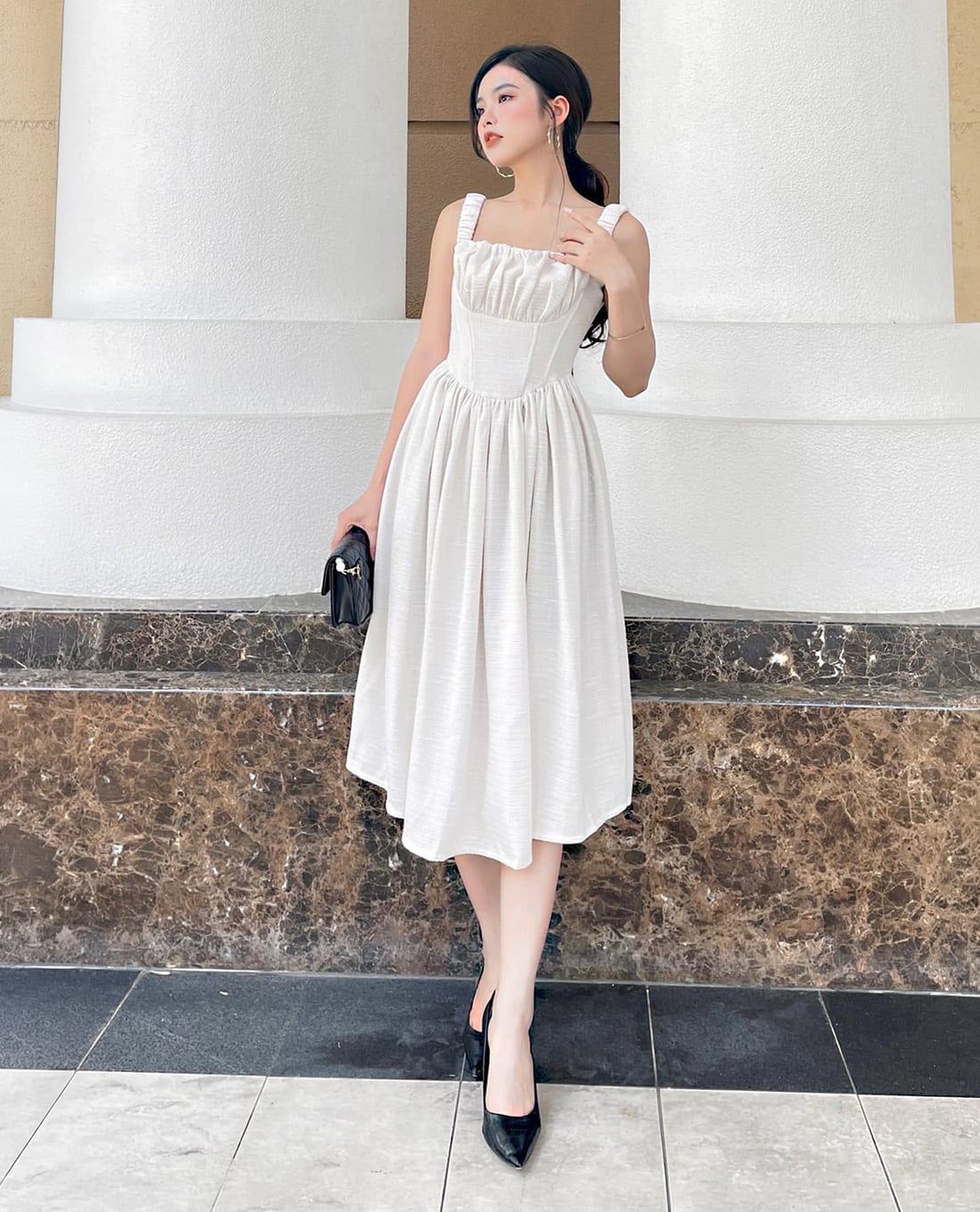 LARMES - Đầm hai dây midi cổ vuông dáng xòe Jasmine