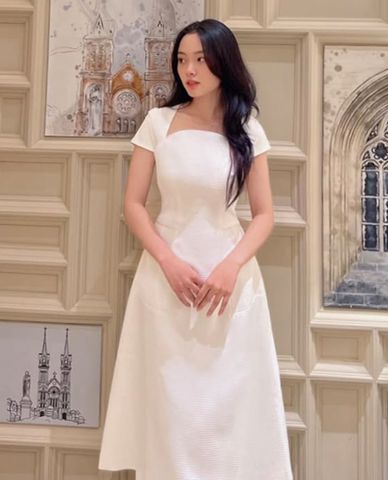  LARMES - Đầm midi cổ tim cách điệu Redama 
