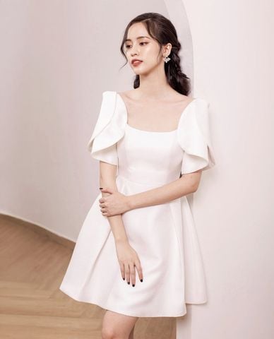  LARMES - Đầm mini tay phồng dáng xòe Swan 