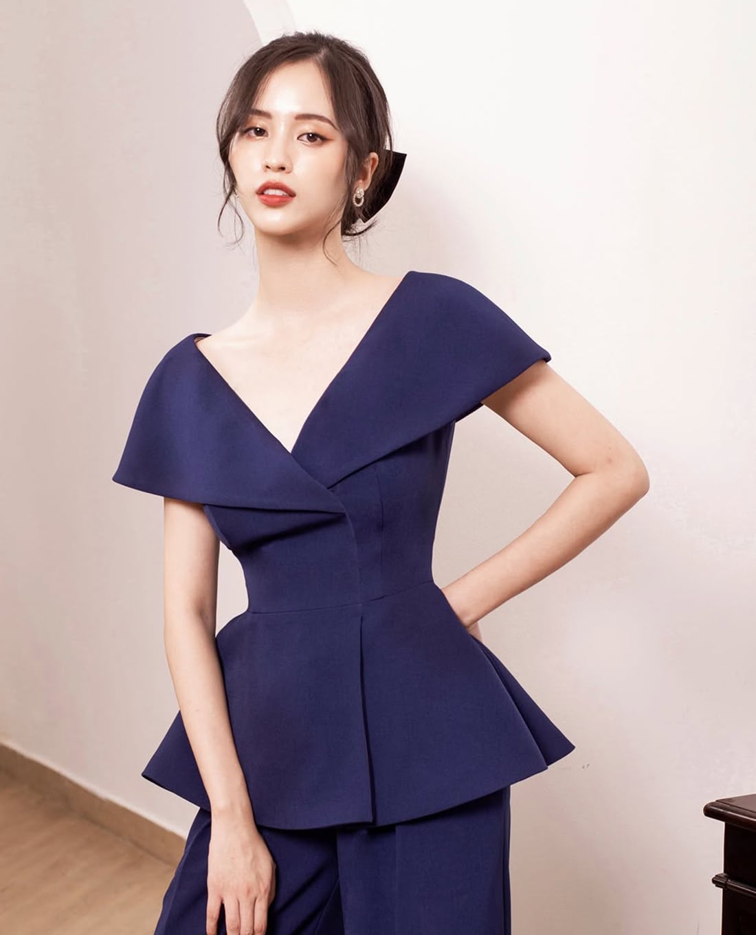 LARMES - Áo kiểu nữ cổ chữ V chiết eo Selena