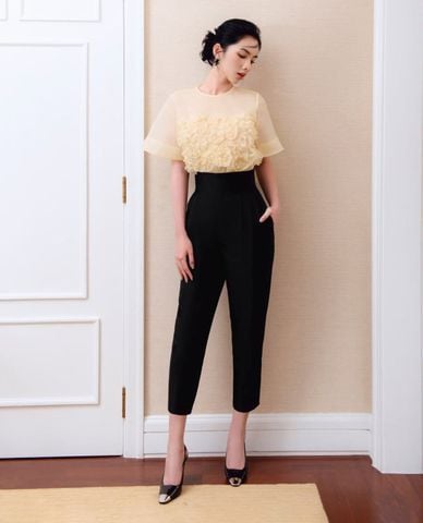  LARMES - Áo kiểu nữ tay ngắn phối hoa nổi Pure 