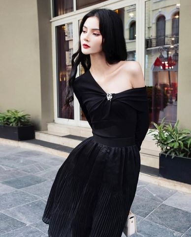  LARMES - Áo trễ vai nữ đính khuy đá Molly 