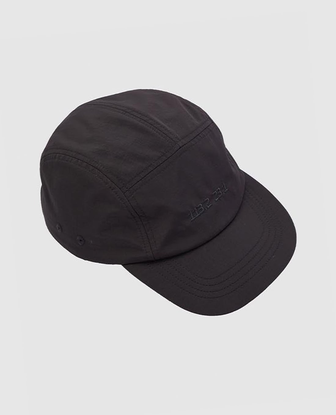 URBAN REVIVO - Nón bóng chày nam thêu họa tiết