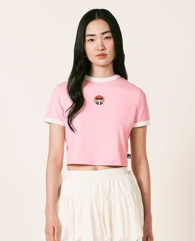  FILA - Áo croptop nữ cổ tròn tay ngắn Fila x Sea Artist 
