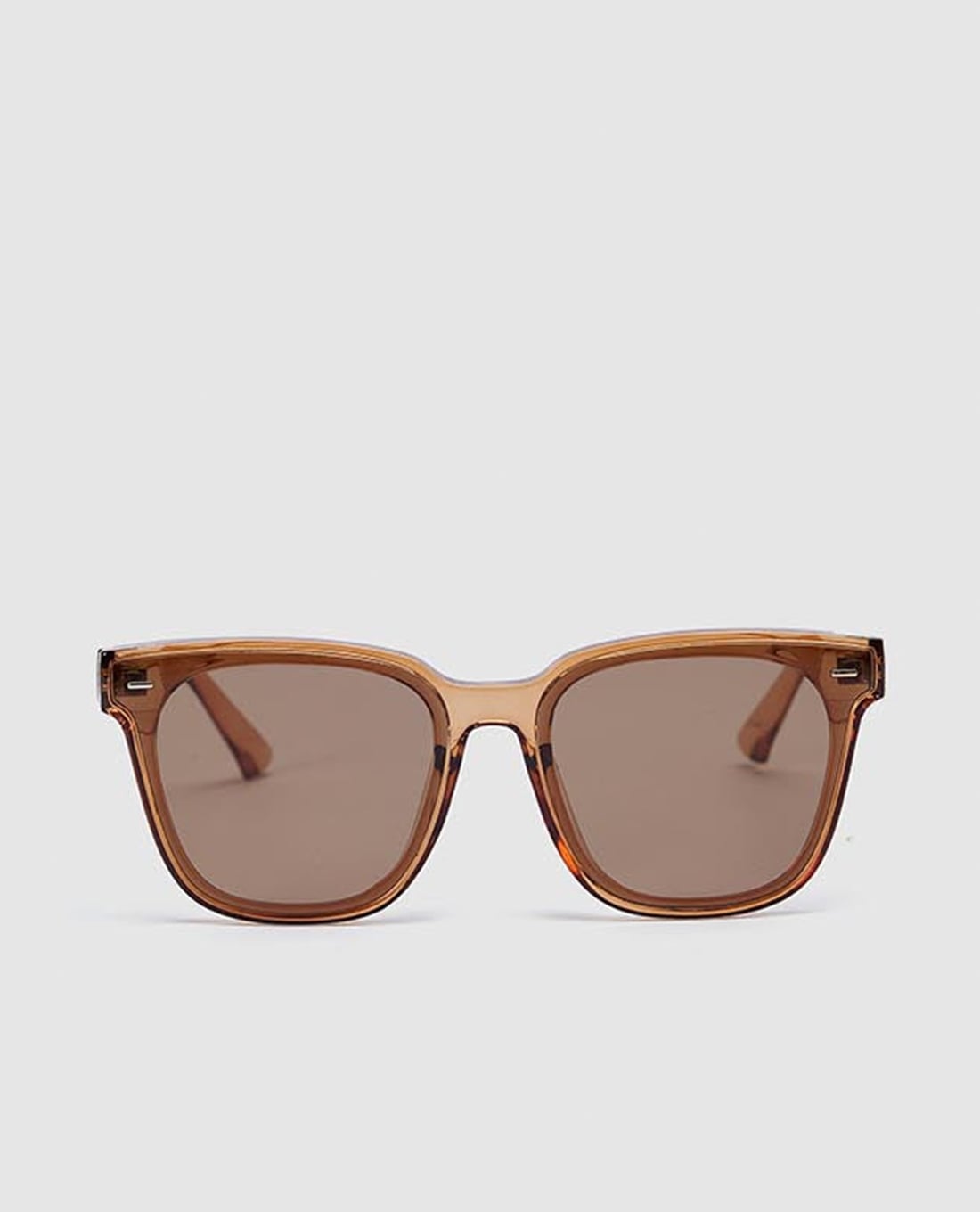 URBAN REVIVO - Kính mát nữ gọng vuông bản vừa