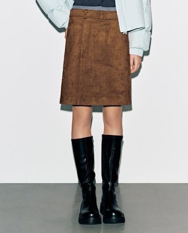  URBAN REVIVO - Chân váy chữ A midi kèm thắt lưng 