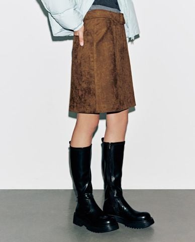  URBAN REVIVO - Chân váy chữ A midi kèm thắt lưng 