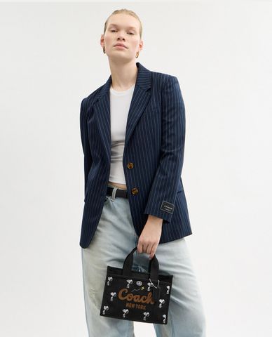  COACH - Túi tote nữ phom chữ nhật Cargo 26 Snoopy Print 