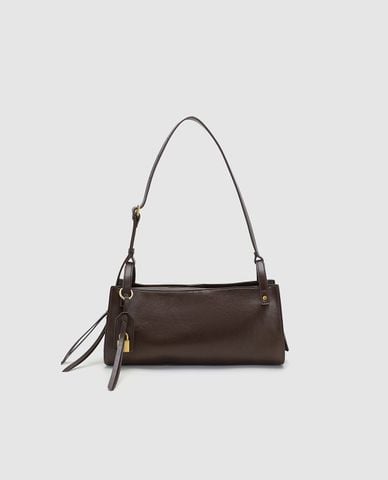  URBAN REVIVO - Túi đeo vai nữ phom chữ nhật phối charm 