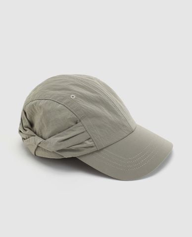 URBAN REVIVO - Nón bóng chày nữ xếp nếp 
