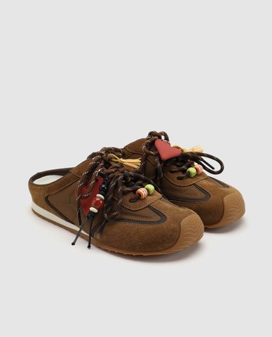  URBAN REVIVO - Giày mules nữ đế bệt phối charm 