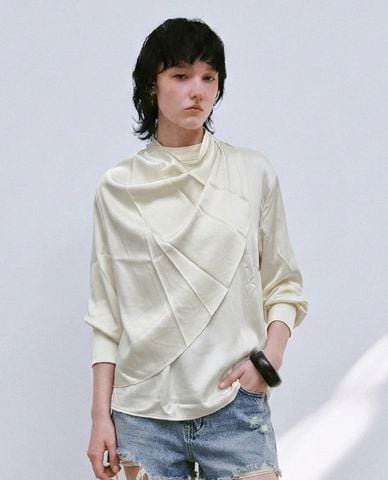  URBAN REVIVO - Áo kiểu nữ cổ lệch thanh lịch 