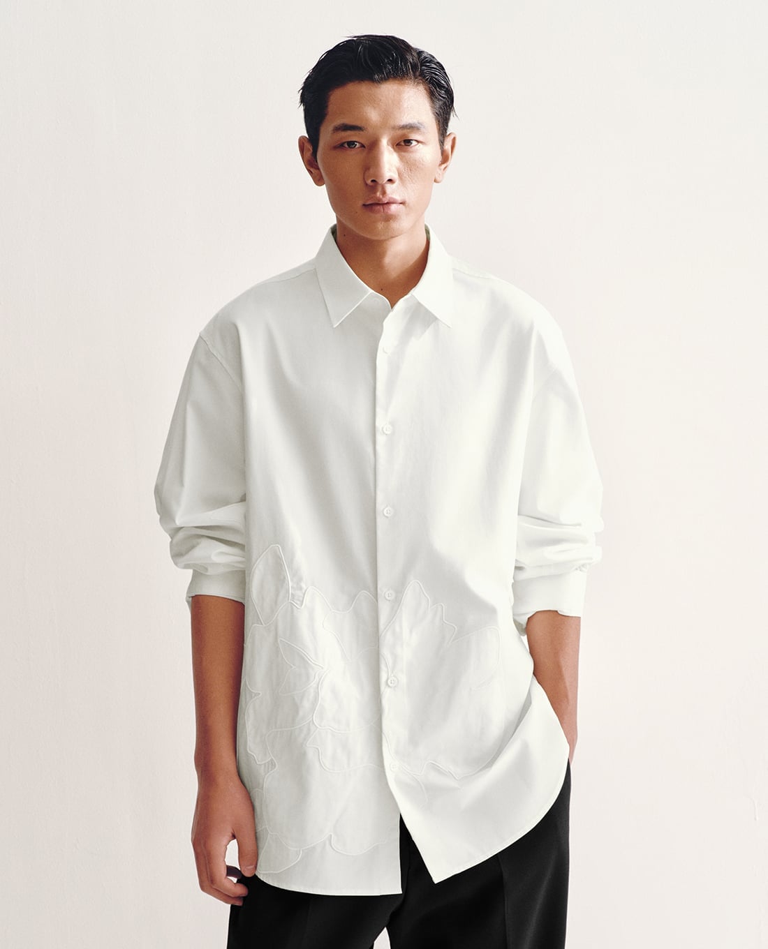 URBAN REVIVO - Áo sơ mi nam cổ bẻ tay dài cổ điển