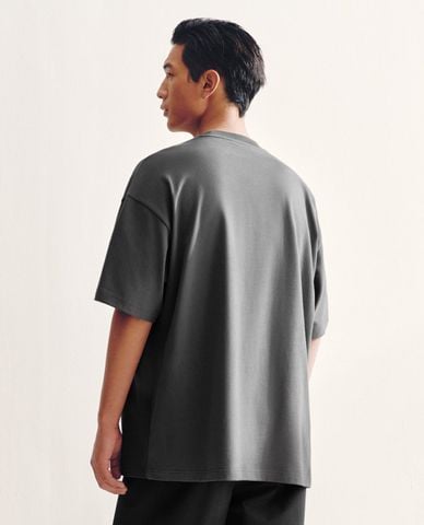  URBAN REVIVO - Áo thun nam cổ tròn tay ngắn loang màu 