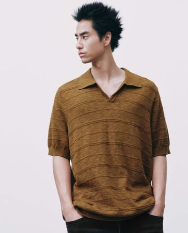  URBAN REVIVO - Áo polo nam dệt kim cổ ve tay ngắn 