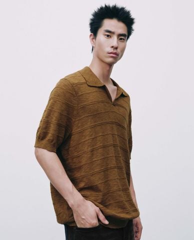  URBAN REVIVO - Áo polo nam dệt kim cổ ve tay ngắn 