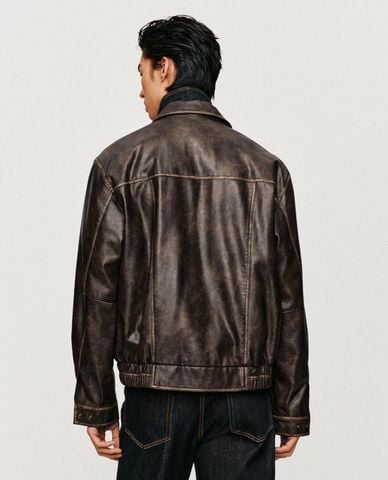  URBAN REVIVO - Áo khoác da nam cổ bẻ tay dài phối túi 