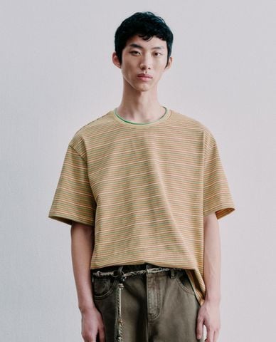  URBAN REVIVO - Áo thun nam cổ tròn tay ngắn kẻ sọc 