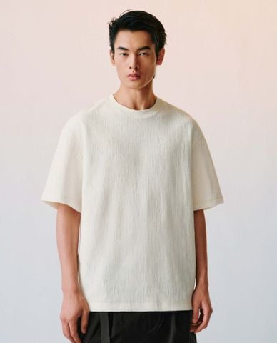  URBAN REVIVO - Áo thun nam cổ tròn tay ngắn 