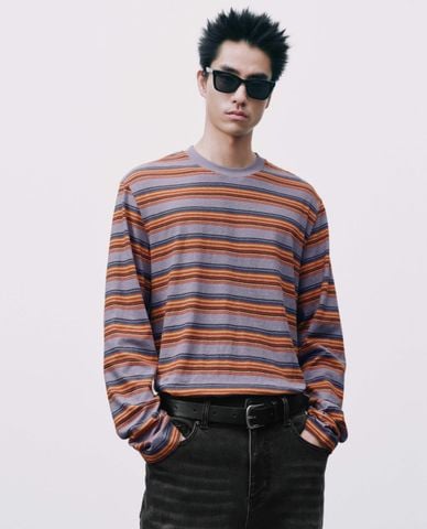  URBAN REVIVO - Áo thun nam cổ tròn tay dài họa tiết kẻ sọc 