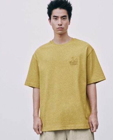  URBAN REVIVO - Áo thun nam cổ tròn tay ngắn họa tiết chú vịt 