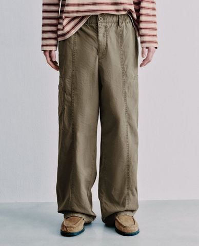  URBAN REVIVO - Quần nam ống rộng lưng thun túi hộp 