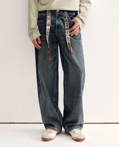  URBAN REVIVO - Quần jeans nam ống rộng phối dây thắt 