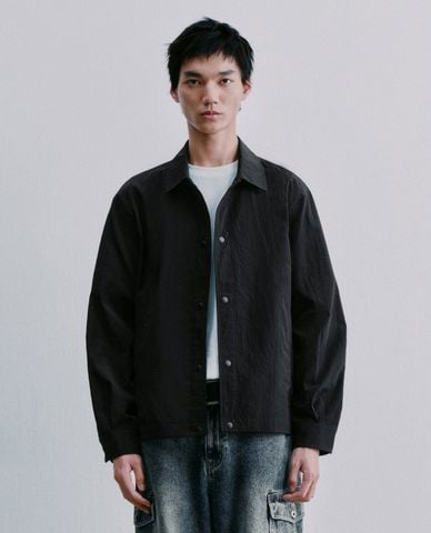  URBAN REVIVO - Áo khoác sơ mi nam cổ bẻ tay dài cá tính 