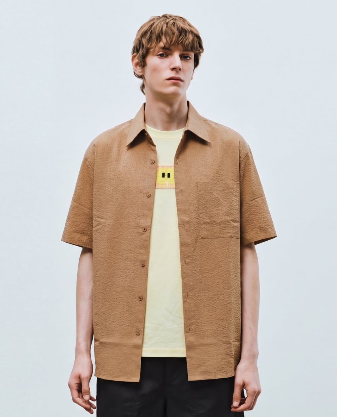 URBAN REVIVO - Áo sơ mi nam cổ bẻ tay ngắn thanh lịch