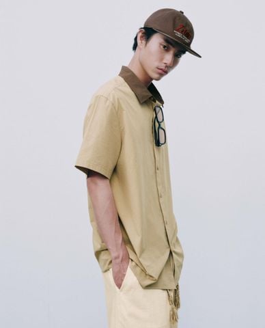  URBAN REVIVO - Áo sơ mi nam tay ngắn phối màu tương phản 