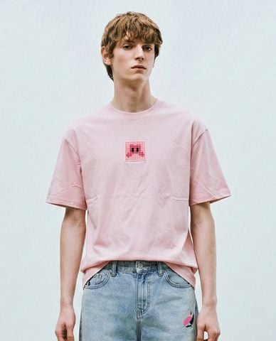  URBAN REVIVO - Áo thun nam cổ tròn tay ngắn in họa tiết 