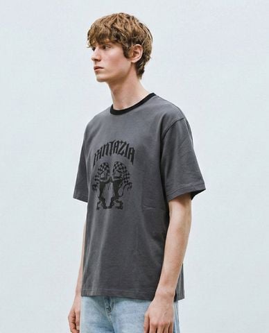  URBAN REVIVO - Áo thun nam cổ tròn tay ngắn in hình 